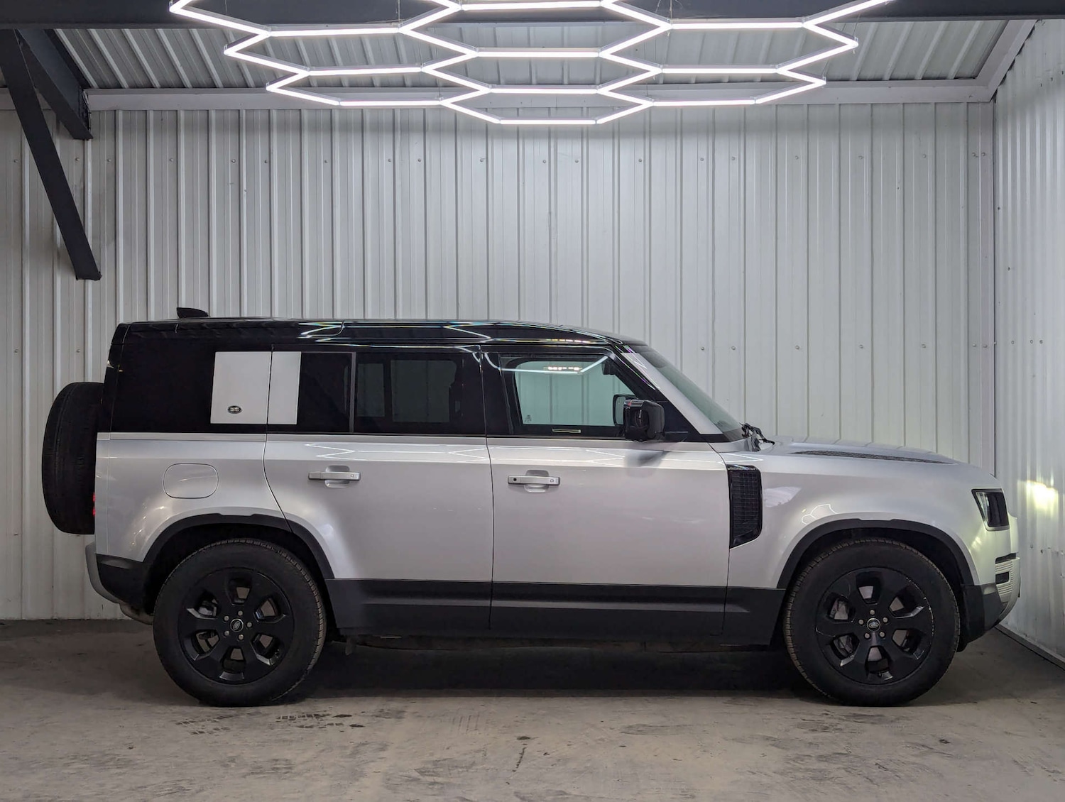 Used Land Rover Defender 2021 for sale - 78014263: Photo 17