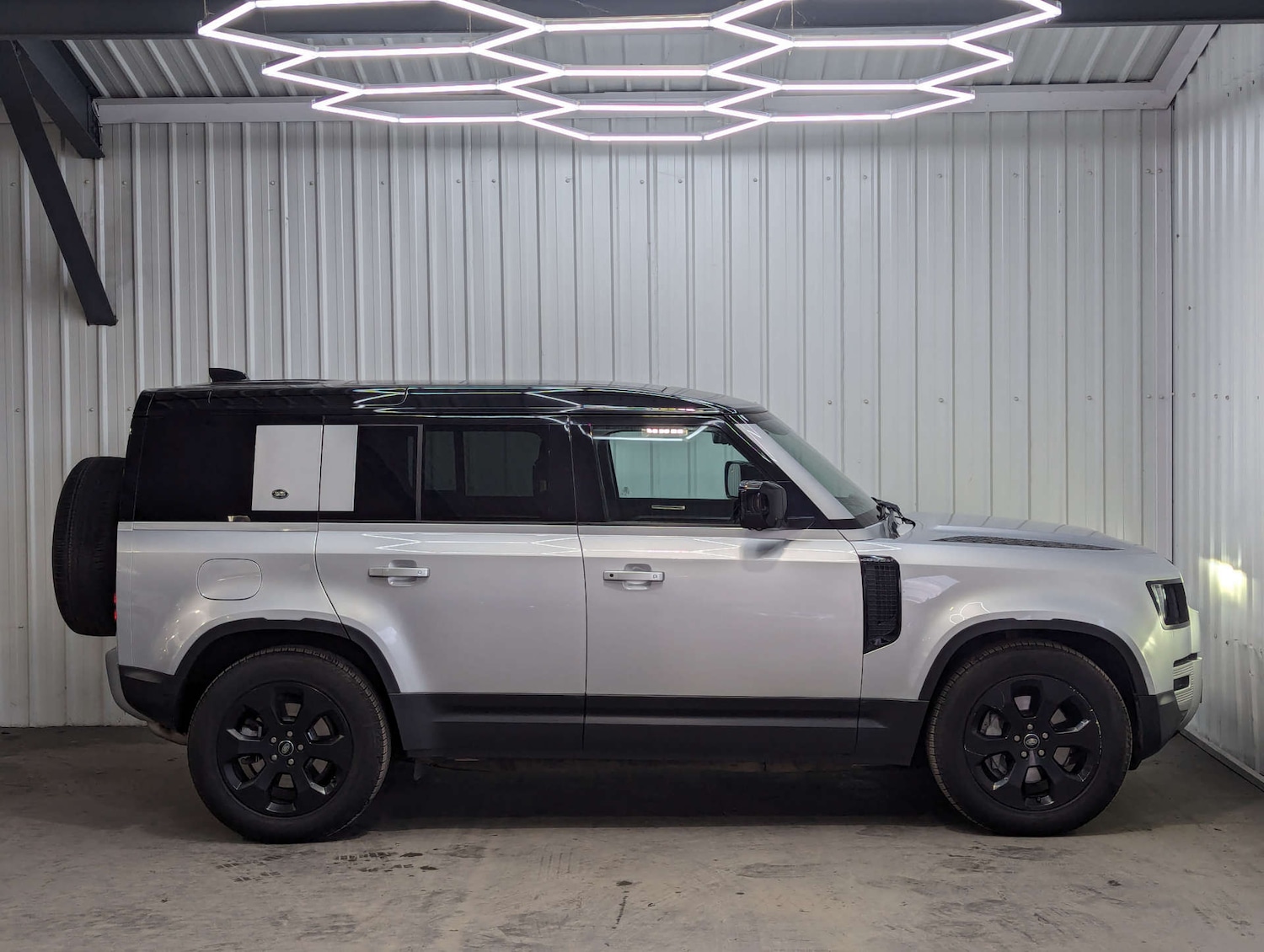 Used Land Rover Defender 2021 for sale - 78014263: Photo 18