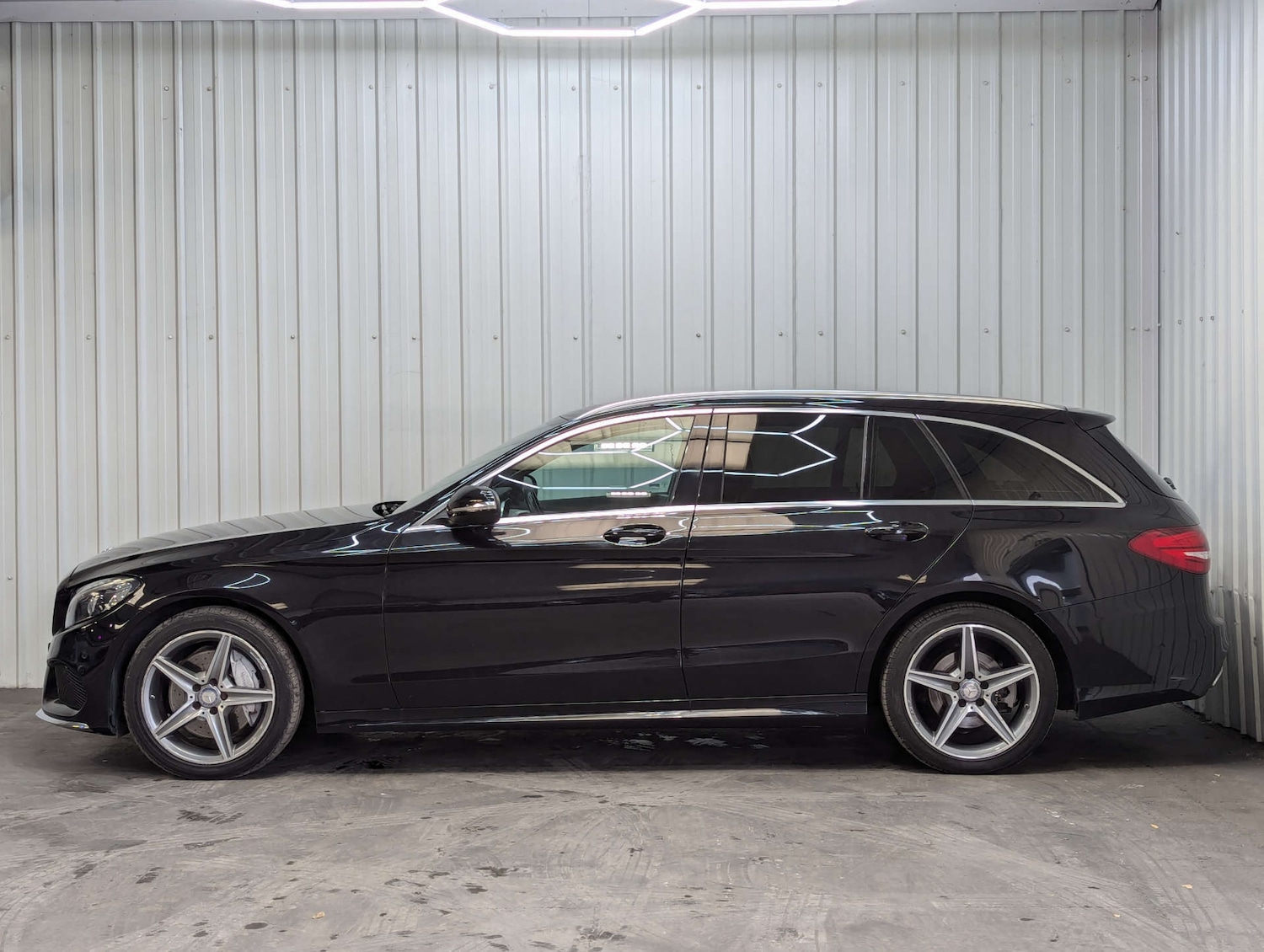 Used Mercedes-Benz C Class 2014 for sale - 76347359: Photo 6