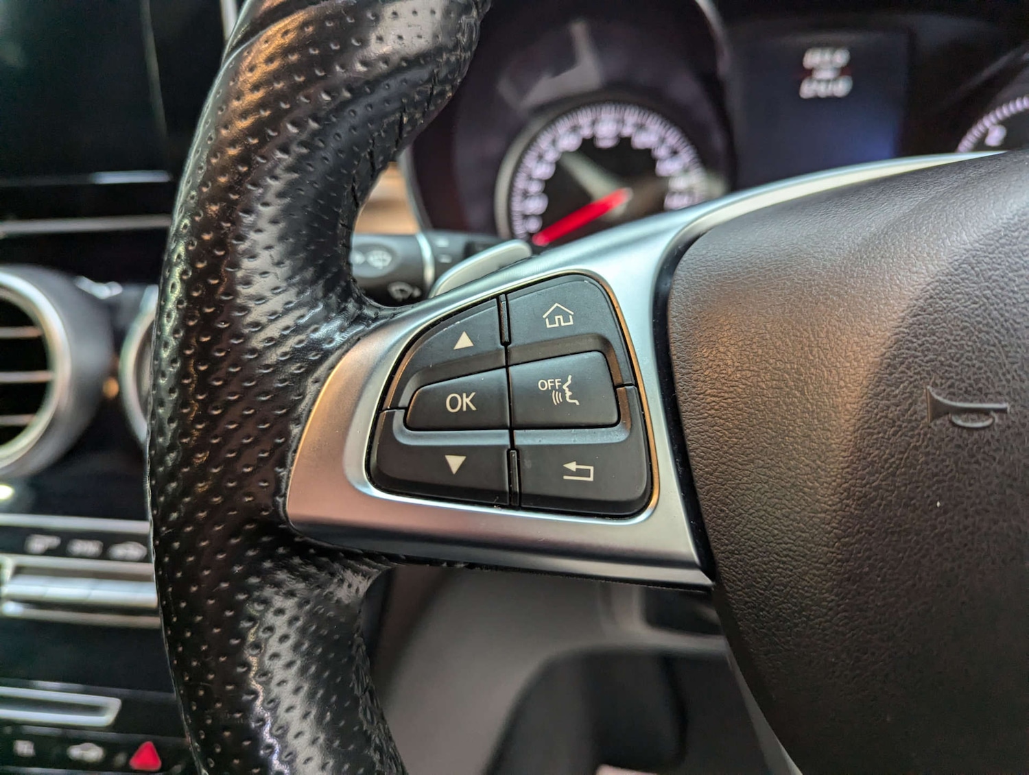 Used Mercedes-Benz C Class 2014 for sale - 76347359: Photo 79