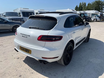 Used Porsche Macan 2017 for sale - 75631420: Photo
