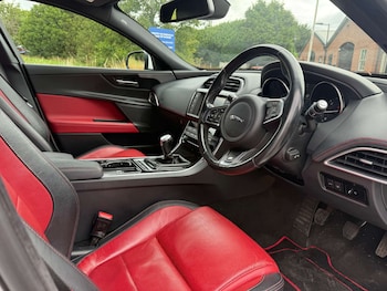 Used Jaguar XE 2016 for sale - 75479832: Photo