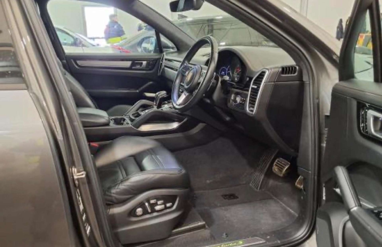 Used Porsche Cayenne 2020 for sale - 77979856: Photo 4