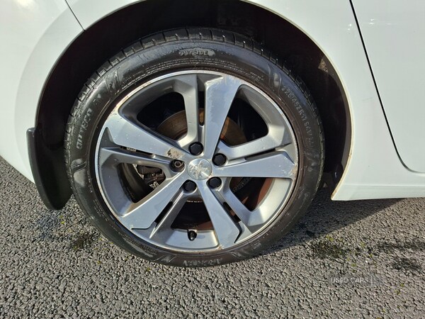 Used Peugeot 308 2014 for sale - 77587617: Photo 8