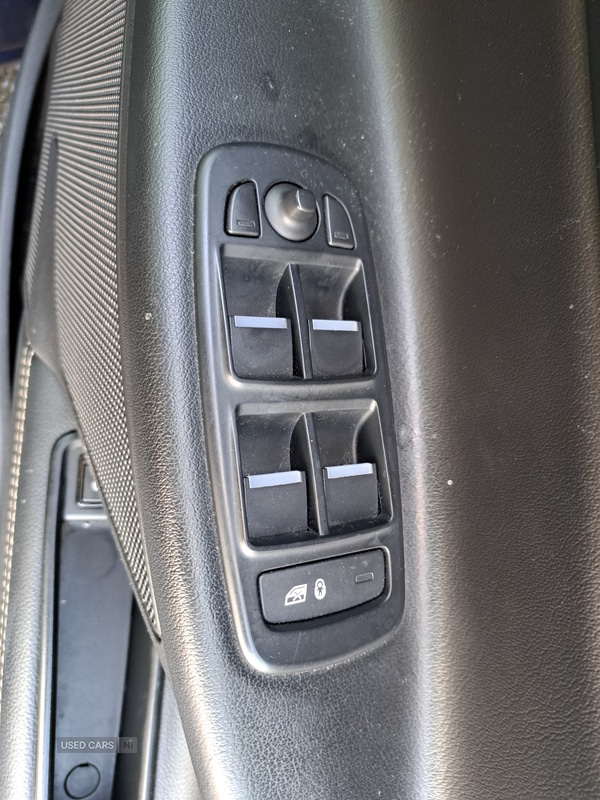 Used Jaguar XE 2017 for sale - 76825369: Photo 7