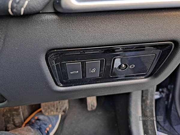 Used Jaguar XE 2017 for sale - 76825369: Photo 8