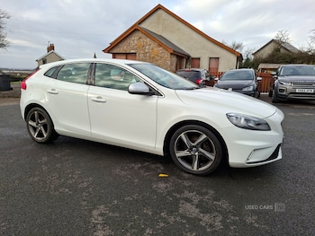 2016 - T2 [122] R DESIGN 5dr