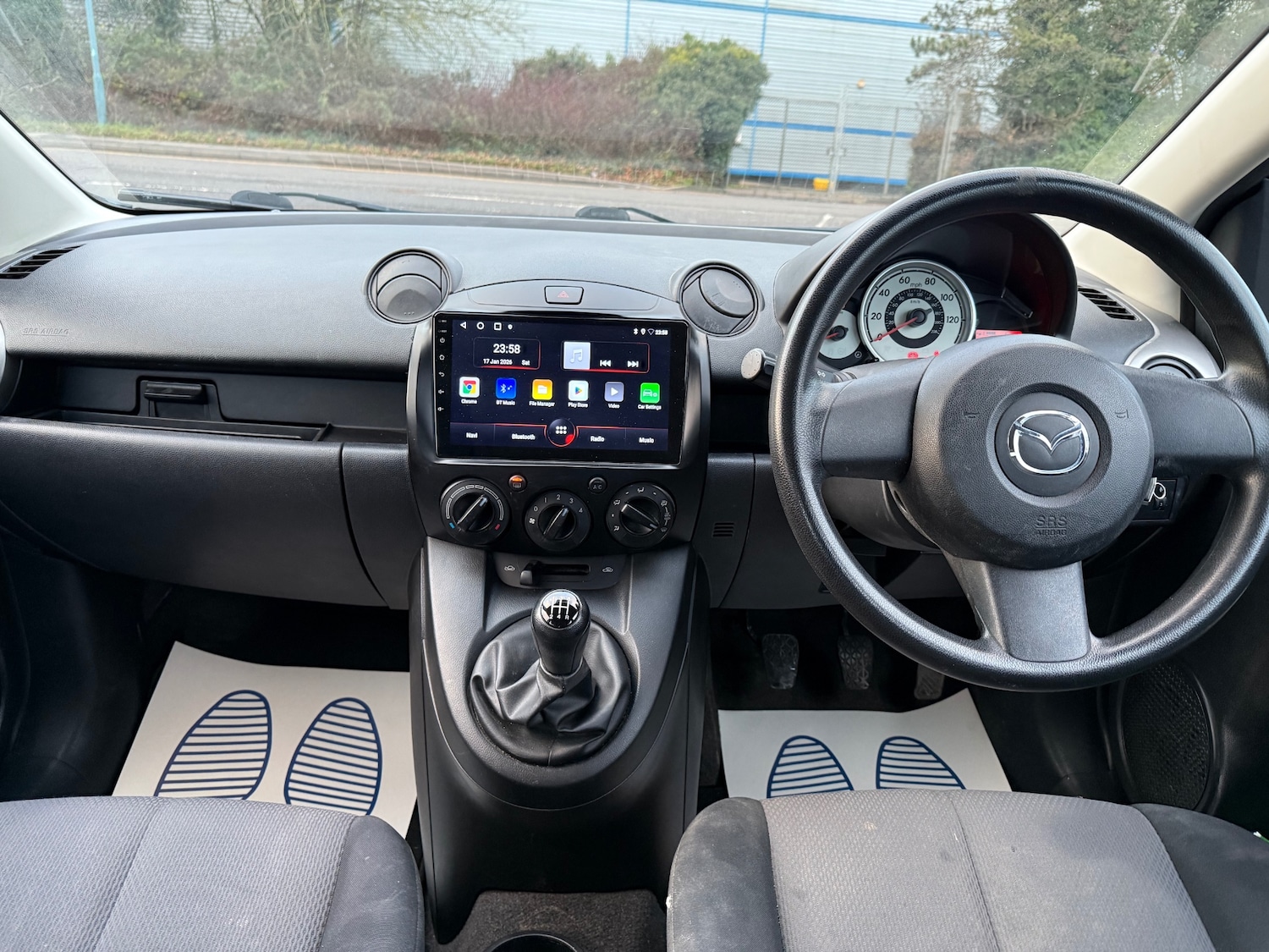 Used Mazda Mazda2 2009 for sale - 77290407: Photo 10