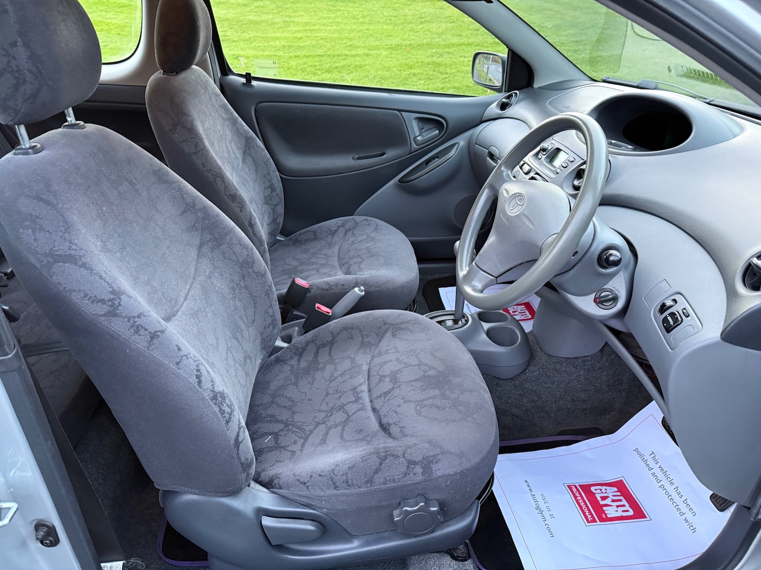 Used Toyota Yaris 2001 for sale - 76855444: Photo 10