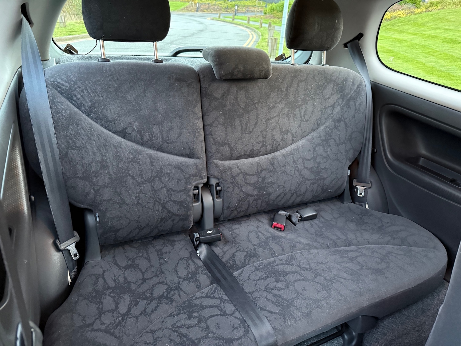 Used Toyota Yaris 2001 for sale - 76855444: Photo 13