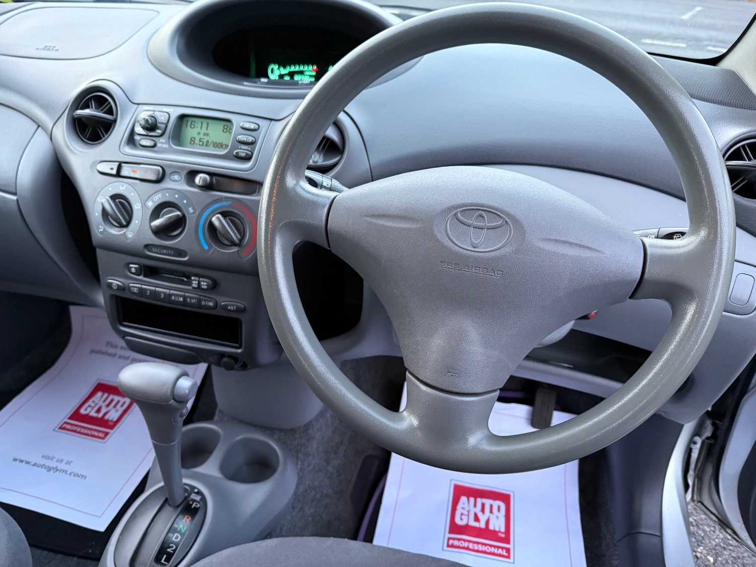 Used Toyota Yaris 2001 for sale - 76855444: Photo 15