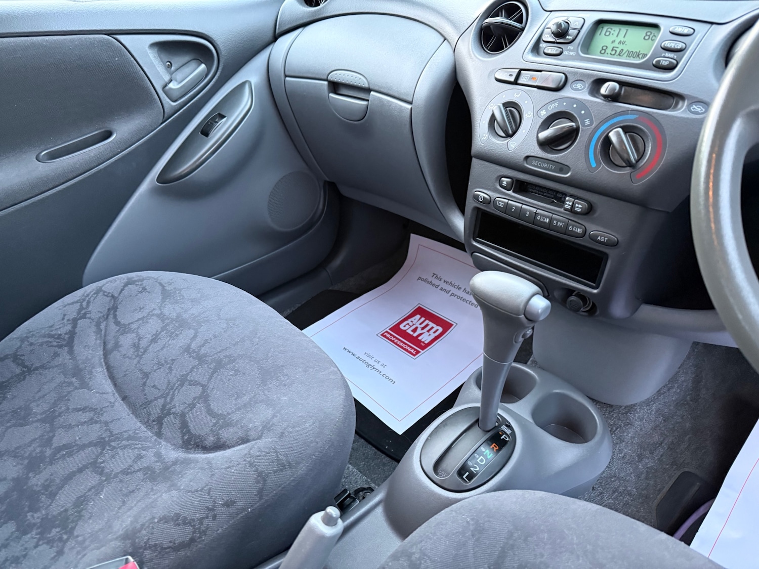 Used Toyota Yaris 2001 for sale - 76855444: Photo 17