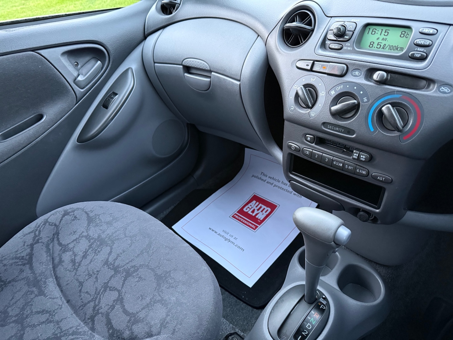 Used Toyota Yaris 2001 for sale - 76855444: Photo 27