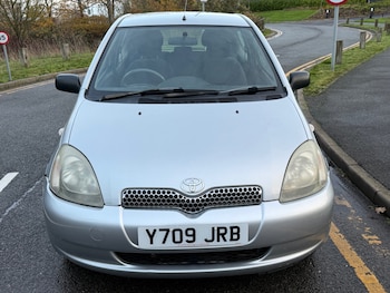 Used Toyota Yaris 2001 for sale - 76855444: Photo
