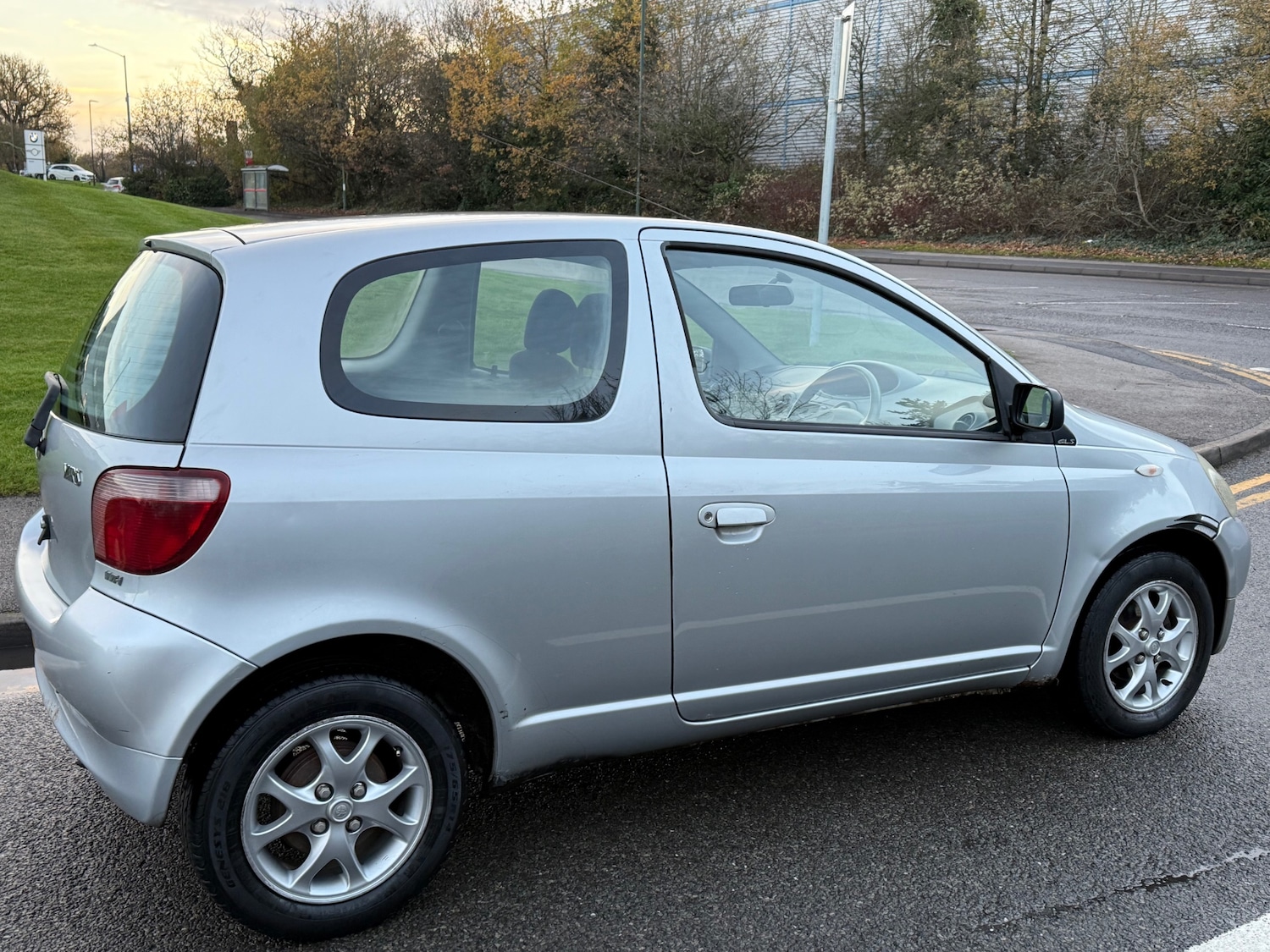 Used Toyota Yaris 2001 for sale - 76855444: Photo 7