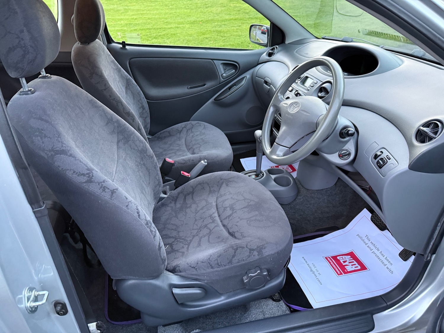 Used Toyota Yaris 2001 for sale - 76855444: Photo 8