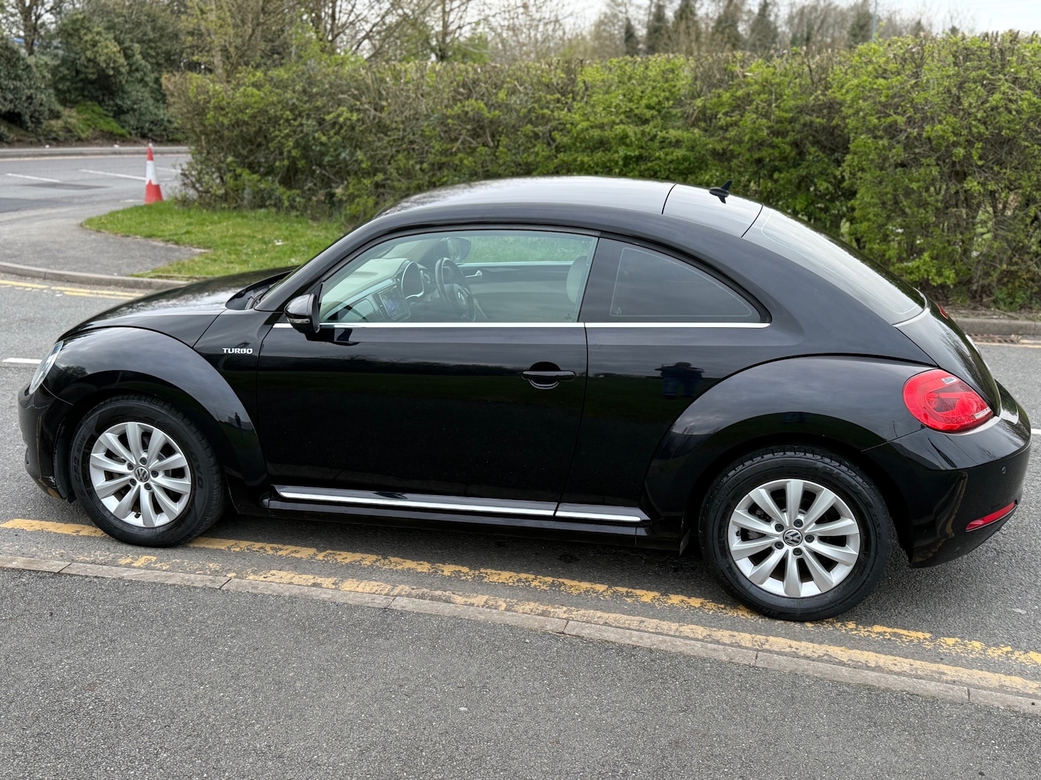 Used Volkswagen Beetle 2024 for sale - 78123715: Photo 6