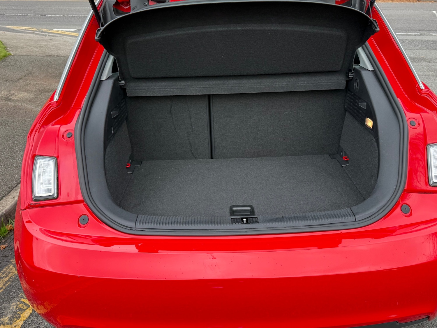 Used Audi A1 2011 for sale - 76527424: Photo 11