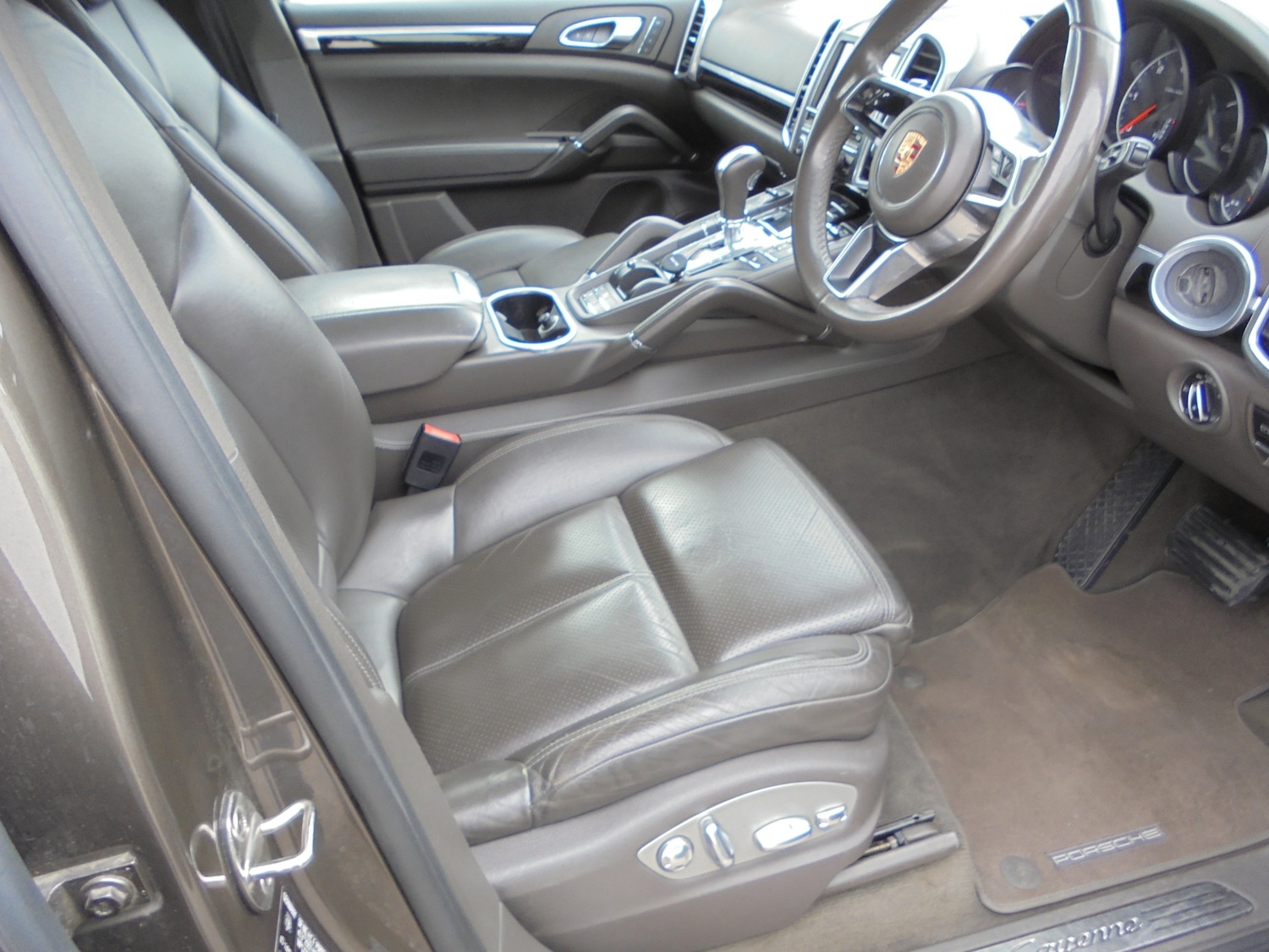 Used Porsche Cayenne 2014 for sale - 74692048: Photo 6