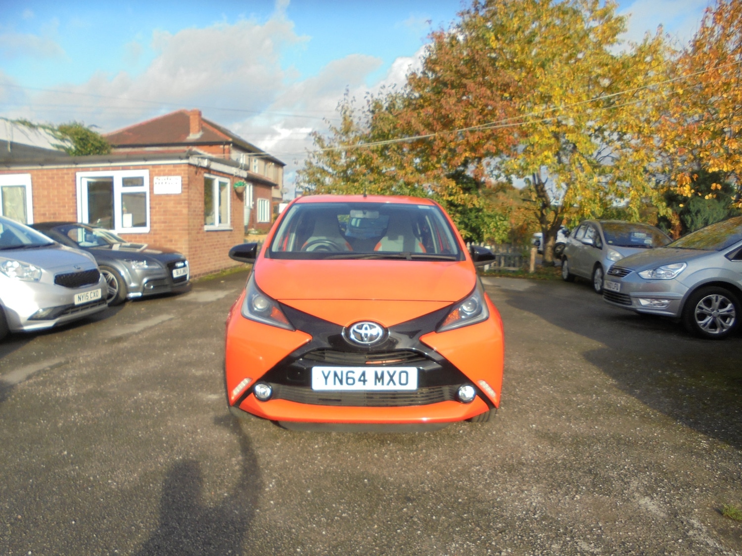 Used Toyota AYGO 2014 for sale - 76401895: Photo 2