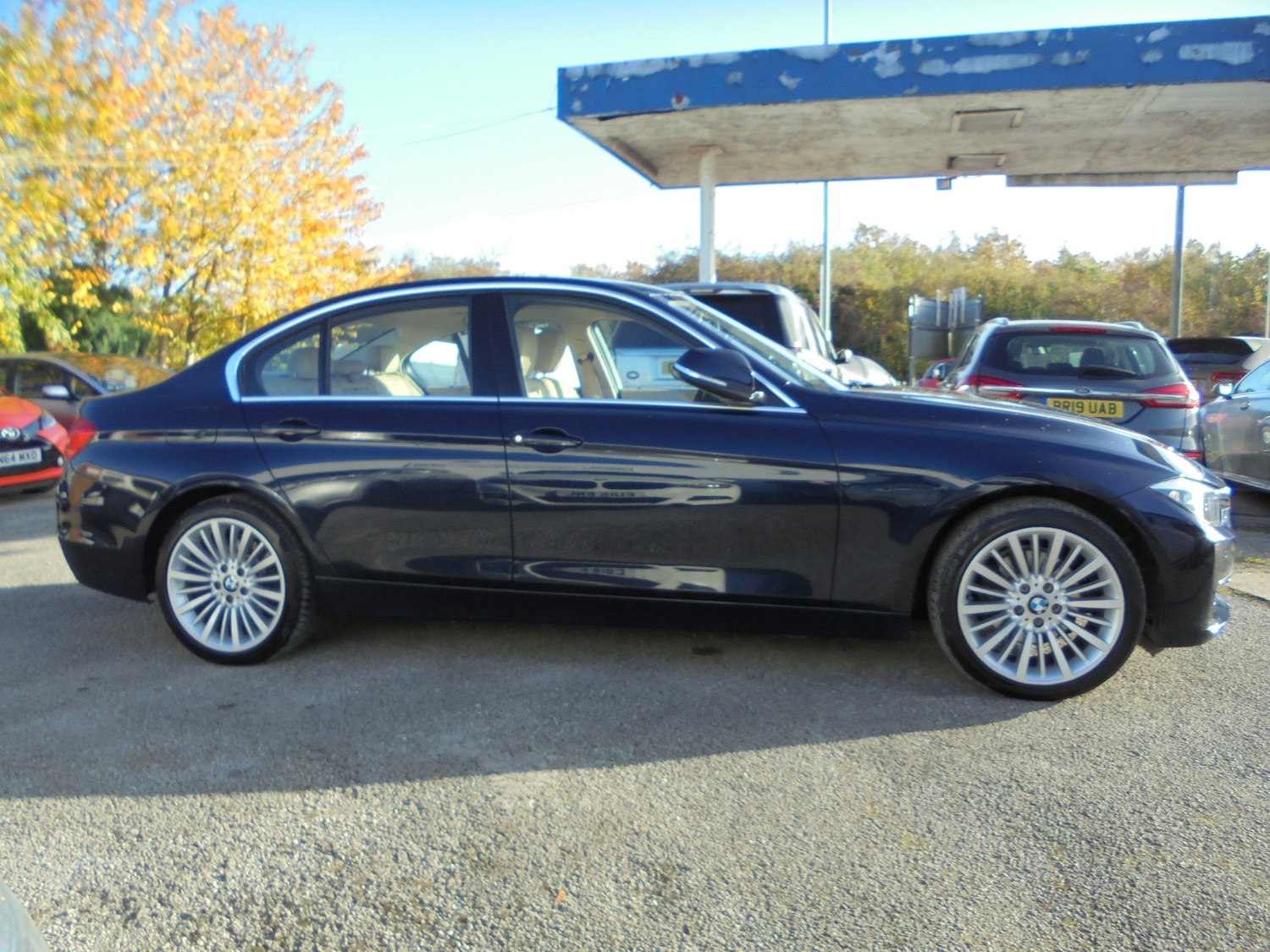 Used BMW 3 Series 2012 for sale - 76391239: Photo 2