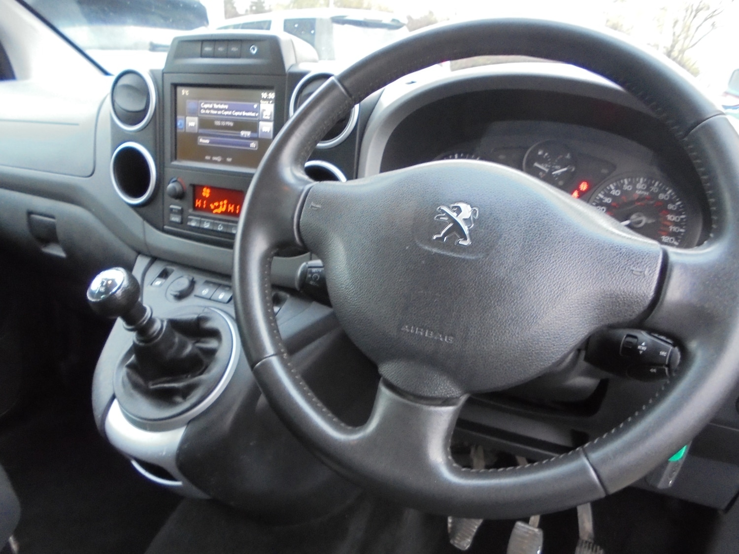 Used Peugeot Partner Tepee 2015 for sale - 76611477: Photo 11