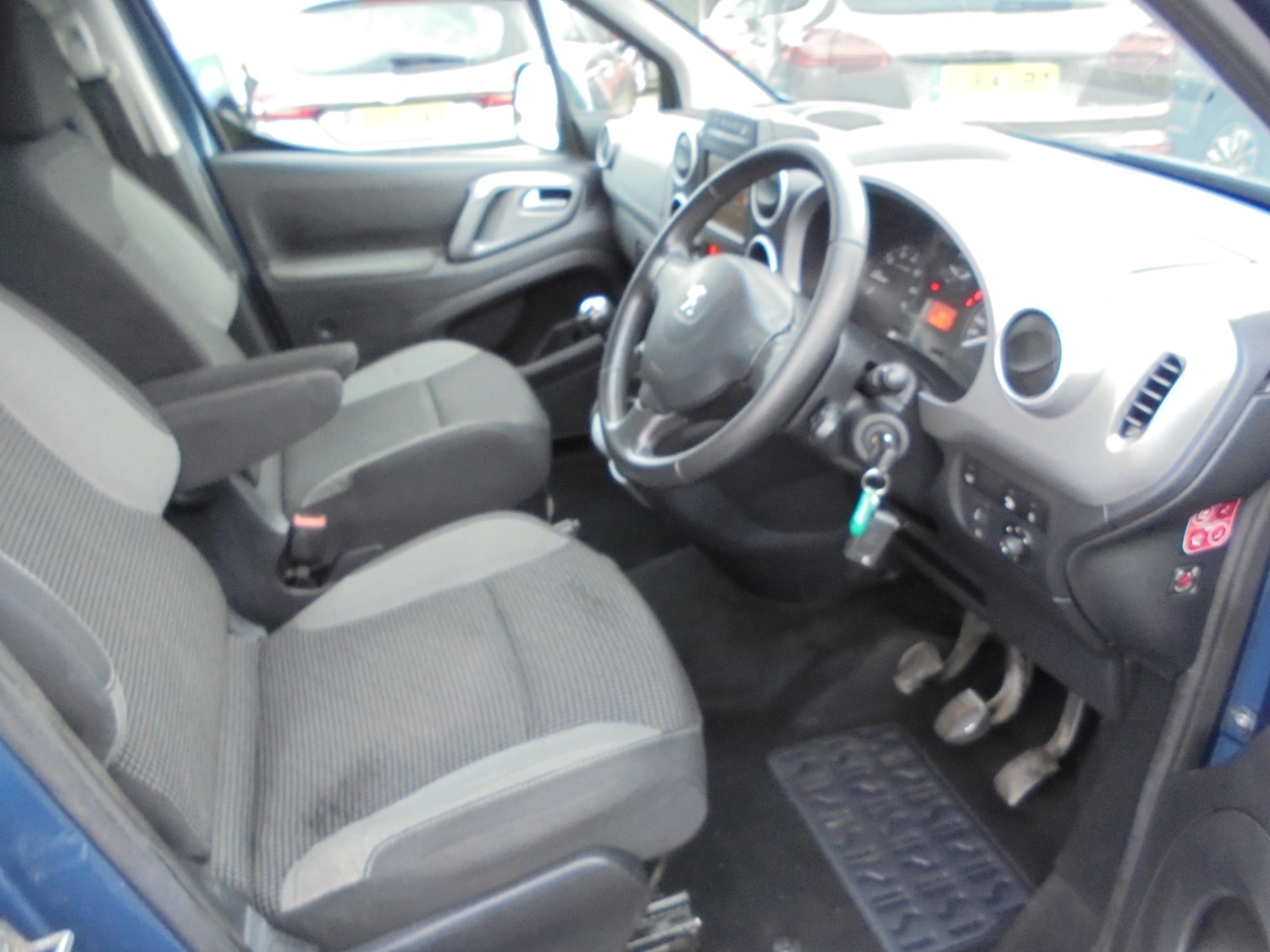 Used Peugeot Partner Tepee 2015 for sale - 76611477: Photo 12