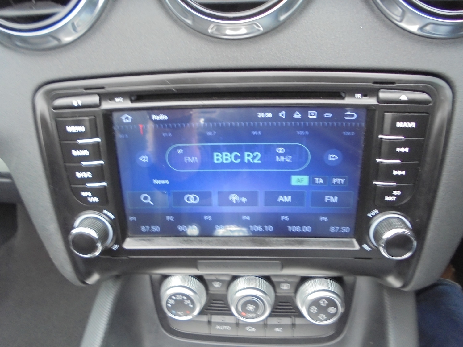 Used Audi TT 2011 for sale - 76129093: Photo 6