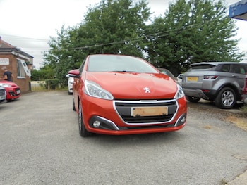 Used Peugeot 208 2017 for sale - 79193236: Photo