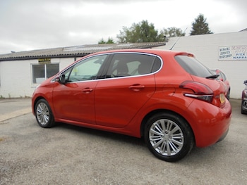 Used Peugeot 208 2017 for sale - 79193236: Photo