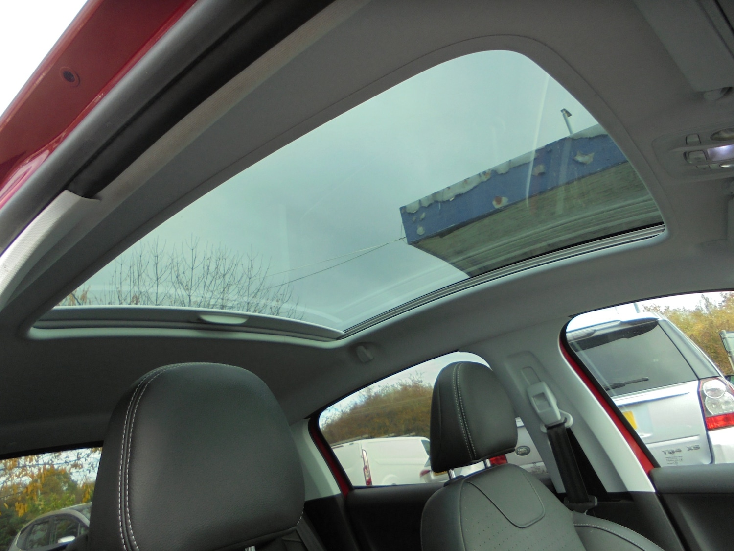 Used Peugeot 208 2015 for sale - 76464480: Photo 11