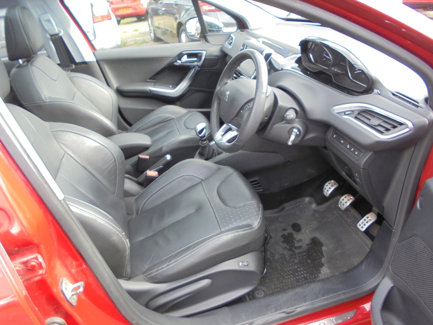 Used Peugeot 208 2015 for sale - 76464480: Photo 16