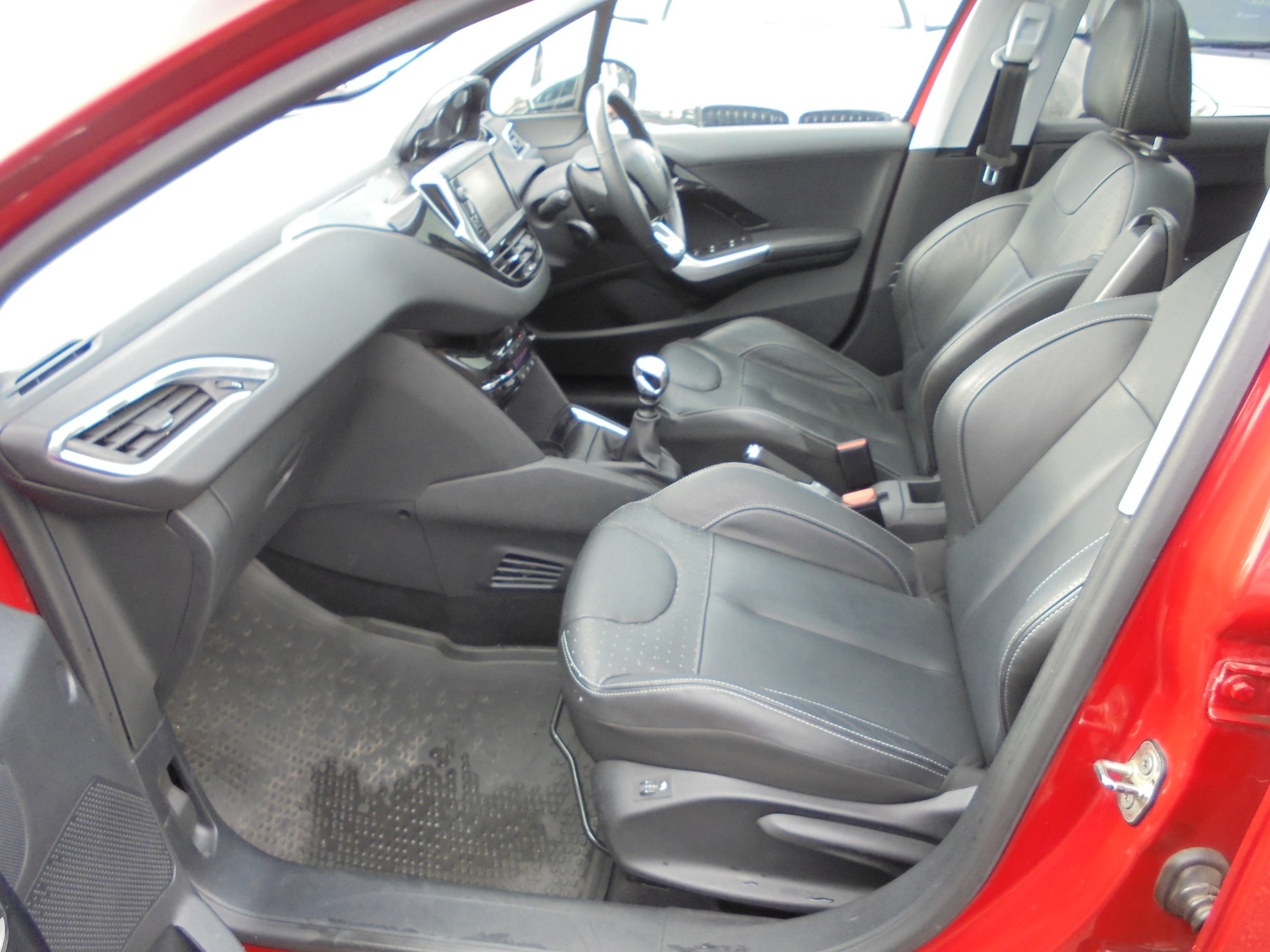 Used Peugeot 208 2015 for sale - 76464480: Photo 17