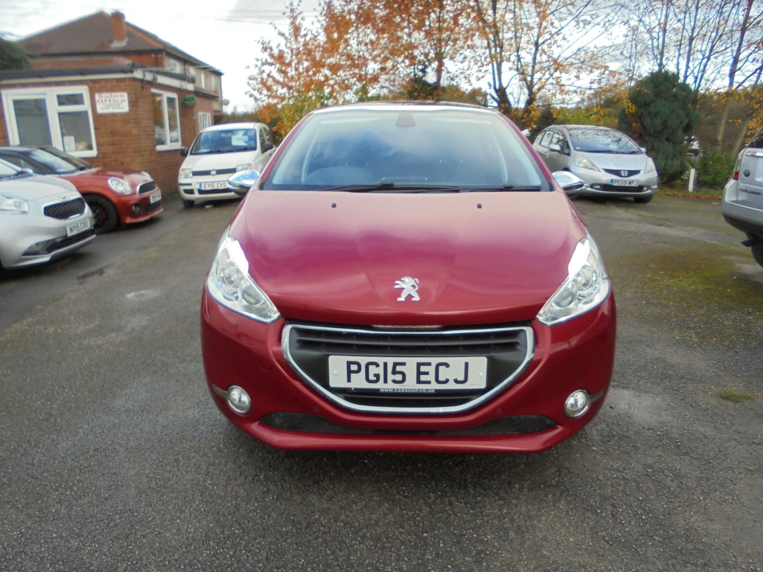 Used Peugeot 208 2015 for sale - 76464480: Photo 2