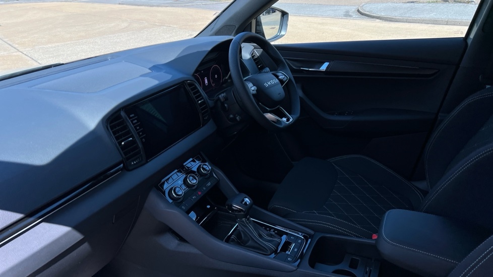Used Skoda Karoq 2025 for sale - 76025295: Photo 2
