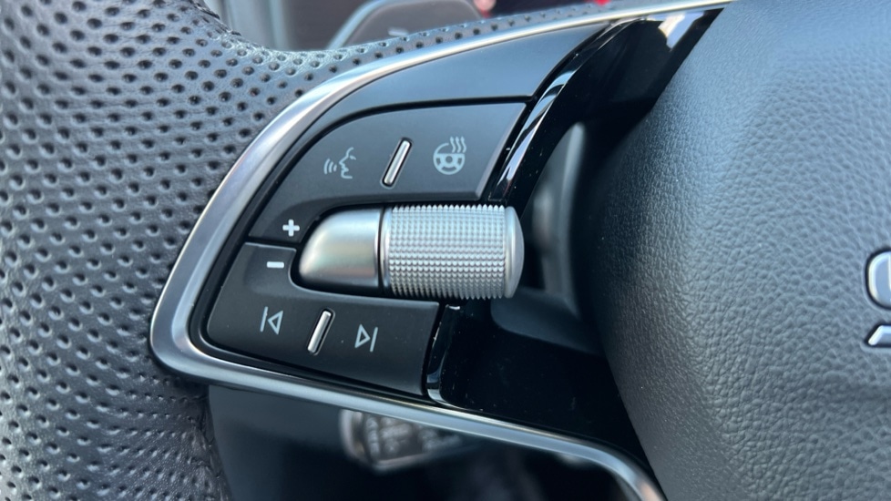 Used Skoda Karoq 2025 for sale - 76025295: Photo 33