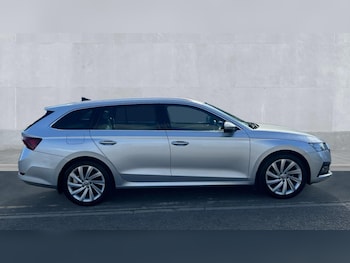 Used Skoda Octavia 2020 for sale - 76208816: Photo