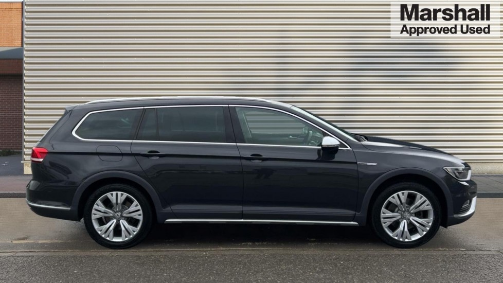 Used Volkswagen Passat 2016 for sale - 76623447: Photo 2