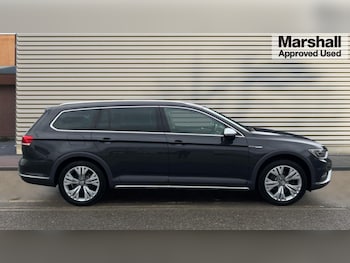 Used Volkswagen Passat 2016 for sale - 76623447: Photo