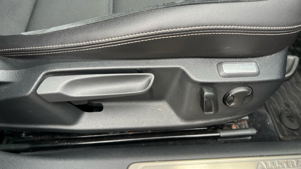 Used Volkswagen Passat 2016 for sale - 76623447: Photo 32