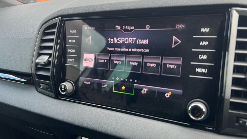 Used Skoda Karoq 2024 for sale - 76079348: Photo 37