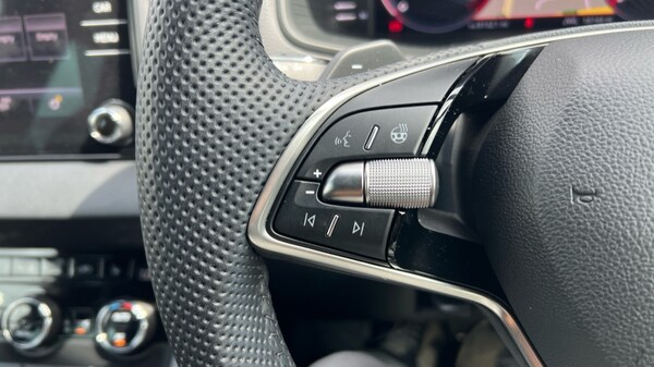 Used Skoda Karoq 2024 for sale - 76079348: Photo 38