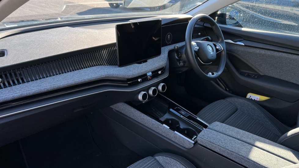 Used Skoda Superb 2024 for sale - 76438137: Photo 2