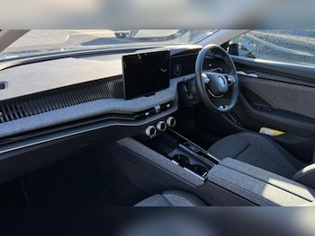 Used Skoda Superb 2024 for sale - 76438137: Photo