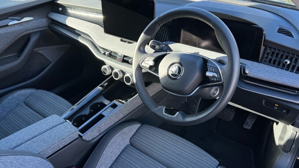 Used Skoda Superb 2024 for sale - 76438137: Photo 6