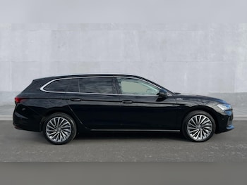 Used Skoda Superb 2024 for sale - 76249886: Photo