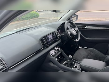 Used Skoda Karoq 2024 for sale - 75943049: Photo 2