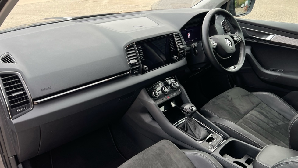 Used Skoda Karoq 2024 for sale - 76623518: Photo 2