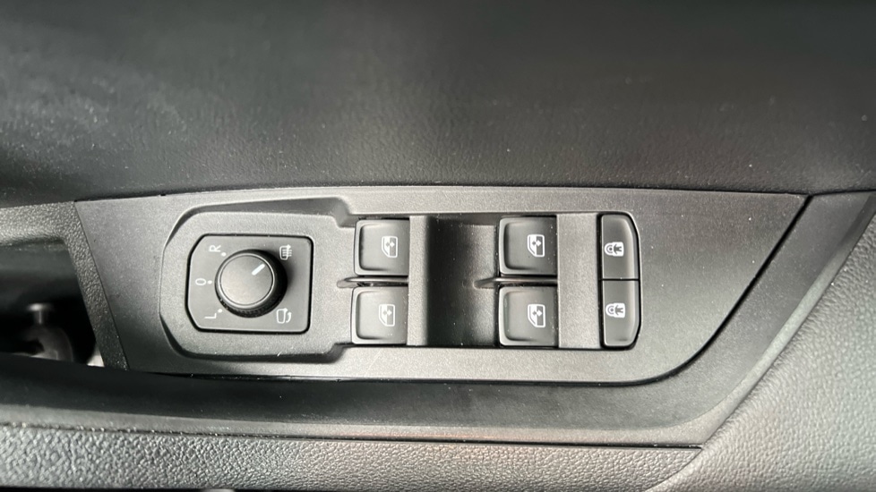 Used Skoda Karoq 2024 for sale - 76623518: Photo 24