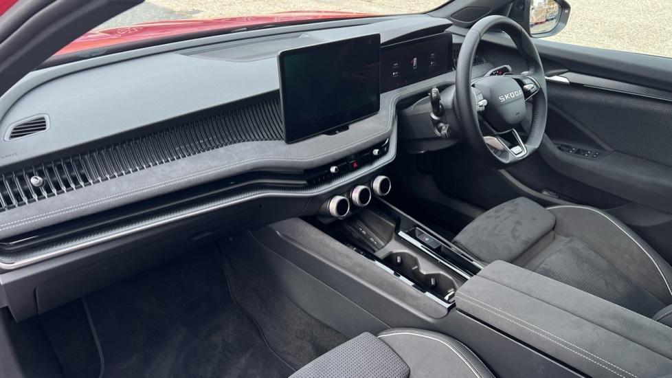 Used Skoda Superb 2025 for sale - 75554281: Photo 2